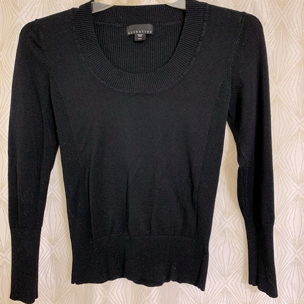 🎁3/$15🎁 Like New Attention Black Sweater